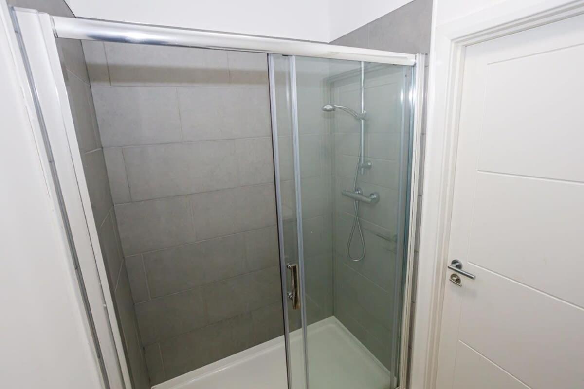 Contemporary 1 Bed Apartment Central Bolton Ngoại thất bức ảnh